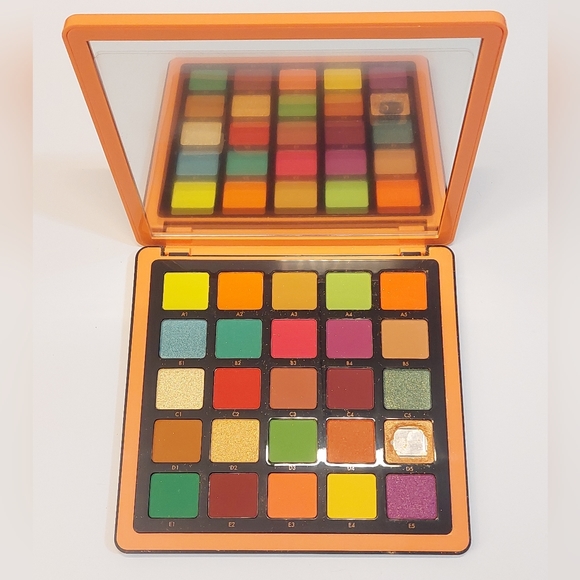 BNIB Anastasia Beverly Hills NORVINA Pro Pigment Volume 3 Palette - Picture 6 of 12